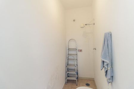 Apartamento para alugar com 154m², 3 quartos e 1 vaga Apartamento para alugar com 154m², 3 quartos e 1 vagaBanheiro de Serviço
