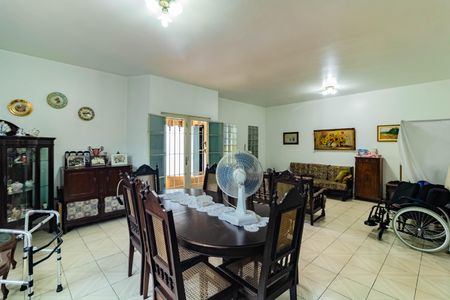 Casa para alugar com 230m², 3 quartos e 3 vagas Casa para alugar com 230m², 3 quartos e 3 vagasSala