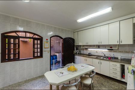Casa à venda com 300m², 3 quartos e 2 vagasCozinha