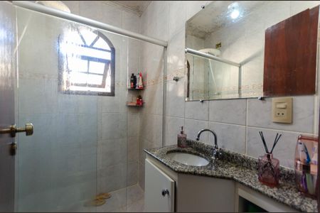 Casa à venda com 300m², 3 quartos e 2 vagas Casa à venda com 300m², 3 quartos e 2 vagasBanheiro Social