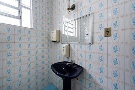 Casa para alugar com 150m², 3 quartos e 2 vagas Casa para alugar com 150m², 3 quartos e 2 vagasBanheiro