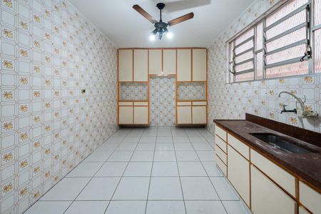 Casa para alugar com 150m², 3 quartos e 2 vagas Casa para alugar com 150m², 3 quartos e 2 vagasCozinha