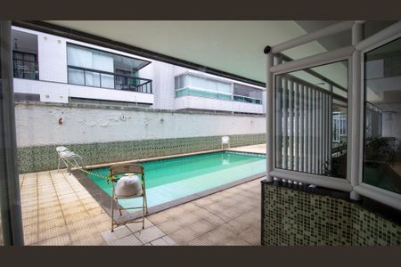 Apartamento à venda com 220m², 4 quartos e 3 vagasÁrea Comum - Piscina