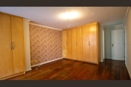 Apartamento à venda com 220m², 4 quartos e 3 vagasSuíte 2