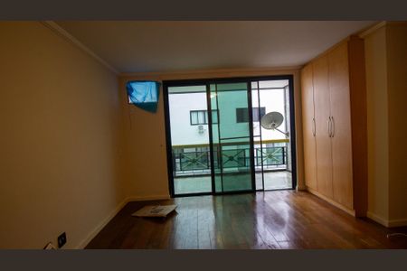 Apartamento à venda com 220m², 4 quartos e 3 vagasSuíte 2