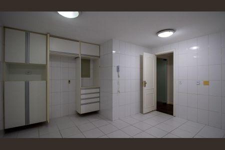 Apartamento à venda com 220m², 4 quartos e 3 vagasCozinha e Área de Serviço
