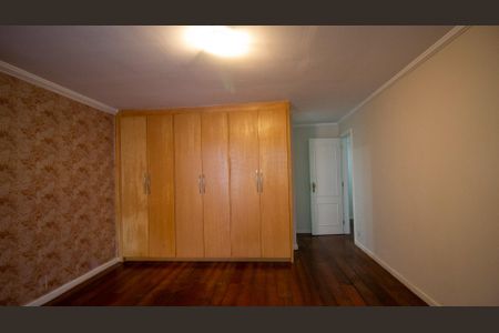 Apartamento à venda com 220m², 4 quartos e 3 vagasSuíte 2