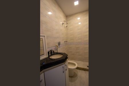 Apartamento à venda com 220m², 4 quartos e 3 vagasBanheiro da Suíte 1