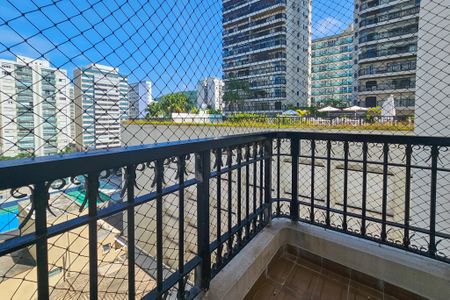 Apartamento para alugar com 201m², 3 quartos e 1 vagaVaranda