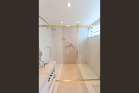 Apartamento à venda com 324m², 4 quartos e 3 vagasBanheiro da Suíte 3