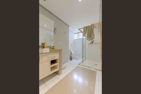 Apartamento à venda com 324m², 4 quartos e 3 vagasBanheiro da Suíte 1