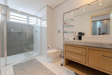 Apartamento à venda com 324m², 4 quartos e 3 vagasBanheiro da Suíte 2