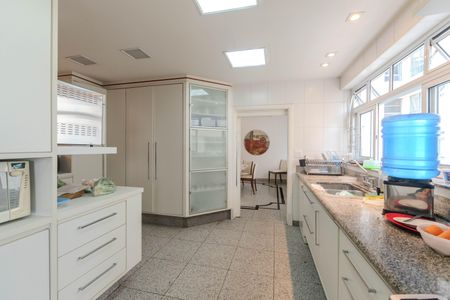 Apartamento à venda com 324m², 4 quartos e 3 vagasCozinha