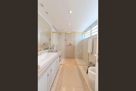 Apartamento à venda com 324m², 4 quartos e 3 vagasBanheiro da Suíte 3