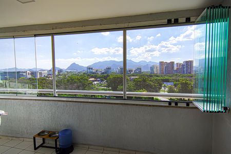 Apartamento à venda com 113m², 3 quartos e 2 vagas Apartamento à venda com 113m², 3 quartos e 2 vagasVaranda - Sala
