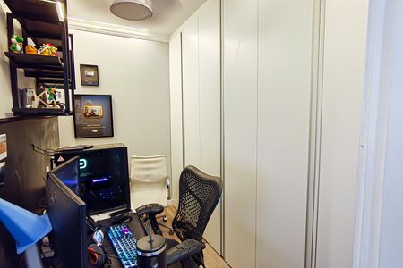 Apartamento à venda com 113m², 3 quartos e 2 vagas Apartamento à venda com 113m², 3 quartos e 2 vagasEscritório