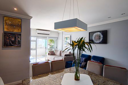 Apartamento à venda com 113m², 3 quartos e 2 vagas Apartamento à venda com 113m², 3 quartos e 2 vagasSala