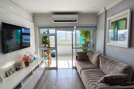 Apartamento à venda com 113m², 3 quartos e 2 vagas Apartamento à venda com 113m², 3 quartos e 2 vagasSala