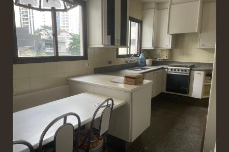 Apartamento à venda com 217m², 4 quartos e 3 vagasFoto 09