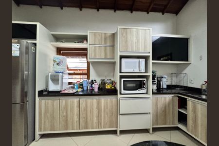 Casa à venda com 942m², 3 quartos e 4 vagas Casa à venda com 942m², 3 quartos e 4 vagasCozinha