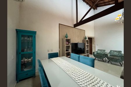 Casa à venda com 942m², 3 quartos e 4 vagas Casa à venda com 942m², 3 quartos e 4 vagasSala de Jantar