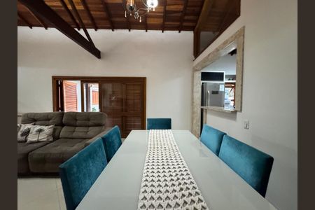 Casa à venda com 942m², 3 quartos e 4 vagas Casa à venda com 942m², 3 quartos e 4 vagasSala de Jantar