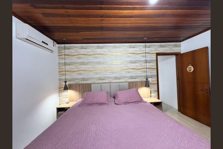 Casa à venda com 942m², 3 quartos e 4 vagas Casa à venda com 942m², 3 quartos e 4 vagasSuíte 1