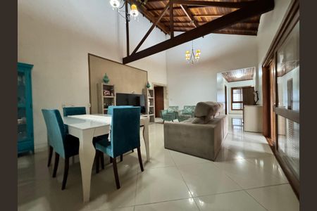 Casa à venda com 942m², 3 quartos e 4 vagas Casa à venda com 942m², 3 quartos e 4 vagasSala de Jantar