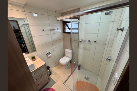 Casa à venda com 942m², 3 quartos e 4 vagas Casa à venda com 942m², 3 quartos e 4 vagasBanheiro da Suíte 2