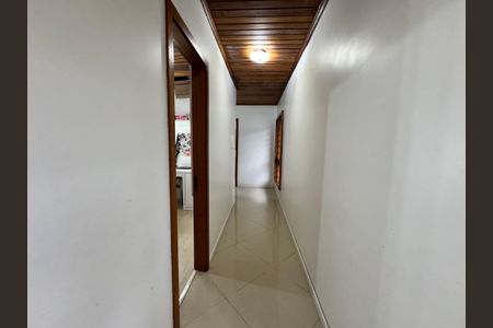 Casa à venda com 942m², 3 quartos e 4 vagas Casa à venda com 942m², 3 quartos e 4 vagasCorredor