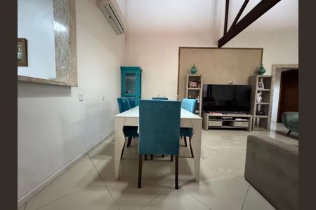 Casa à venda com 942m², 3 quartos e 4 vagas Casa à venda com 942m², 3 quartos e 4 vagasSala