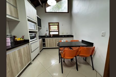 Casa à venda com 942m², 3 quartos e 4 vagas Casa à venda com 942m², 3 quartos e 4 vagasCozinha