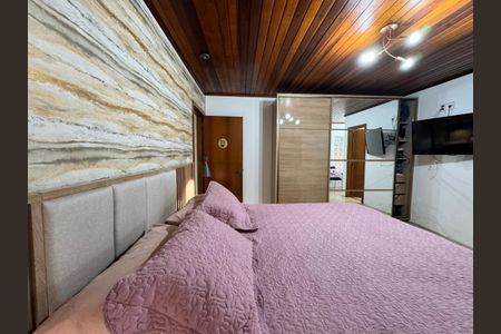 Casa à venda com 942m², 3 quartos e 4 vagas Casa à venda com 942m², 3 quartos e 4 vagasSuíte 1