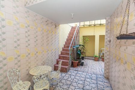 Casa de condomínio para alugar com 160m², 3 quartos e 2 vagasQuintal