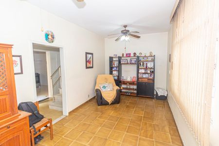 Casa de condomínio para alugar com 160m², 3 quartos e 2 vagasSala