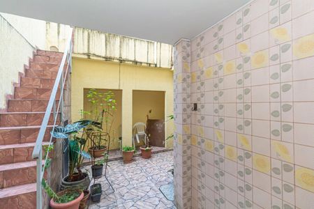Casa de condomínio para alugar com 160m², 3 quartos e 2 vagasQuintal