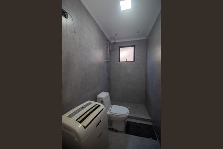 Casa à venda com 280m², 3 quartos e 2 vagas Casa à venda com 280m², 3 quartos e 2 vagasBanheiro