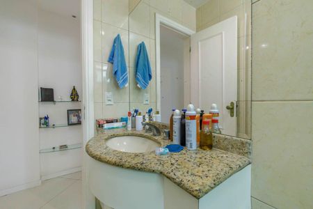 Apartamento à venda com 86m², 2 quartos e 2 vagasBanheiro Social