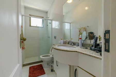 Apartamento à venda com 86m², 2 quartos e 2 vagasBanheiro da Suíte