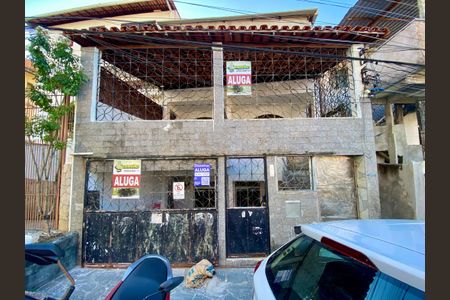 Casa para alugar com 71m², 3 quartos e 1 vagaFachada + Plaquinha