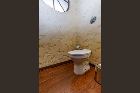 Casa à venda com 316m², 5 quartos e 4 vagasLavabo