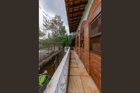 Casa à venda com 316m², 5 quartos e 4 vagasEntrada