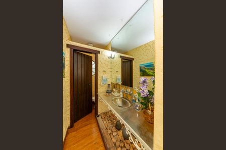 Casa à venda com 316m², 5 quartos e 4 vagasLavabo