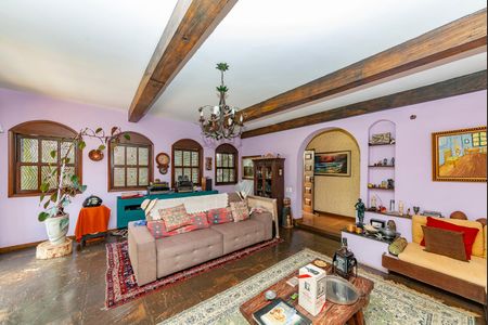 Casa à venda com 316m², 5 quartos e 4 vagasSala 1