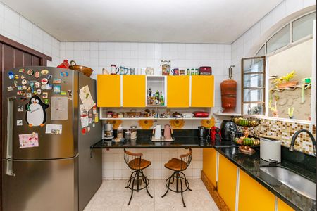 Casa à venda com 316m², 5 quartos e 4 vagasCozinha