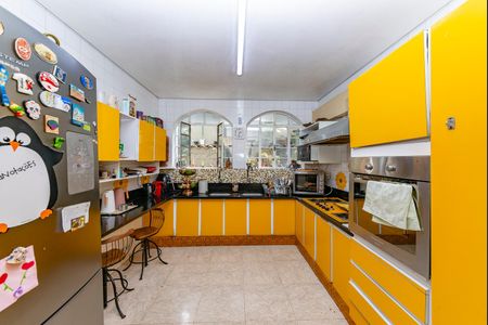 Casa à venda com 316m², 5 quartos e 4 vagasCozinha