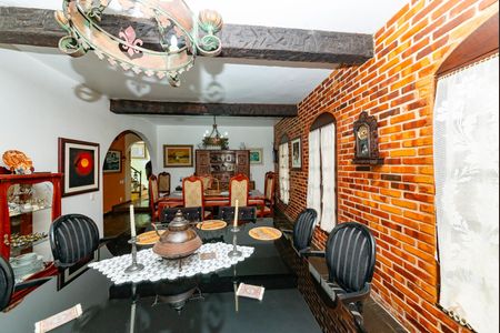 Casa à venda com 316m², 5 quartos e 4 vagasSala 2