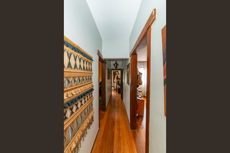 Casa à venda com 316m², 5 quartos e 4 vagasCorredor