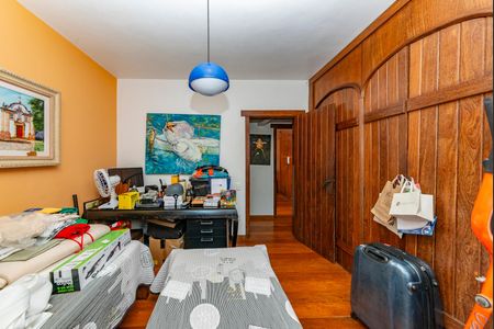 Casa à venda com 316m², 5 quartos e 4 vagasQuarto 2