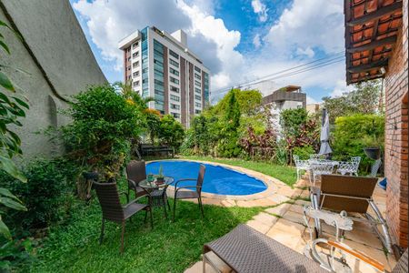 Casa à venda com 316m², 5 quartos e 4 vagasPiscina